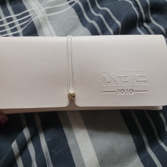 jojo Accessories - JINS White Eyewear Case